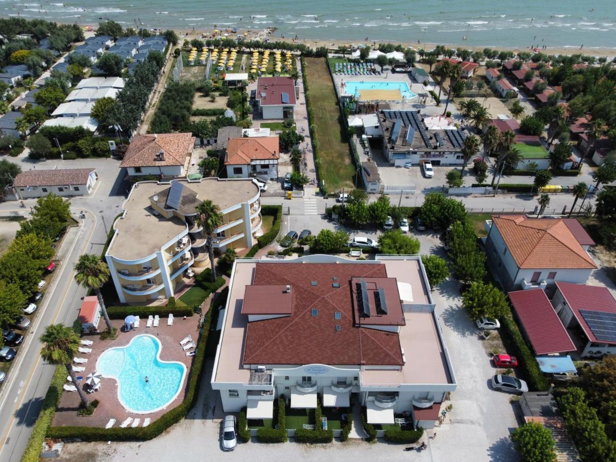 Residence Il Triangolo Roseto Degli Abruzzi Exterior photo