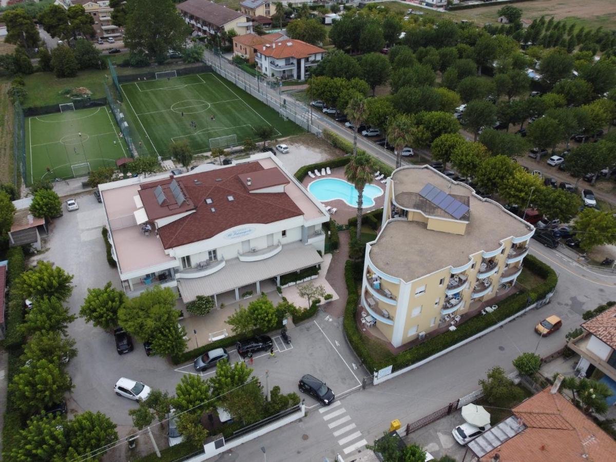 Residence Il Triangolo Roseto Degli Abruzzi Exterior photo