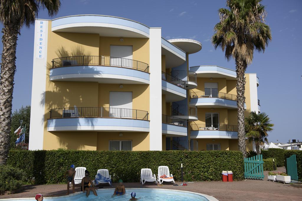 Residence Il Triangolo Roseto Degli Abruzzi Exterior photo